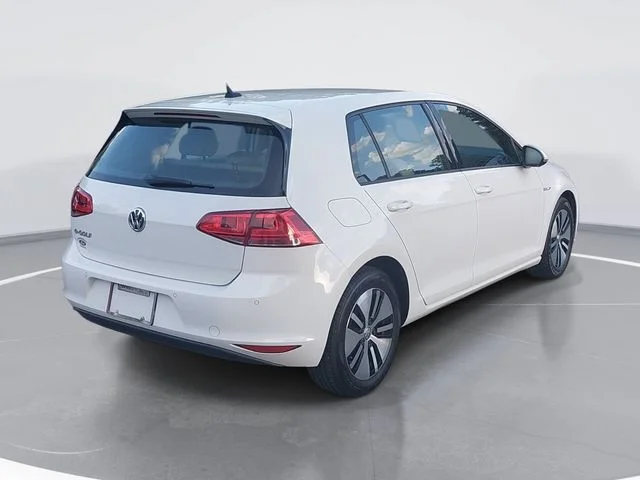 Used 2015 White Volkswagen SEL Premium image 3