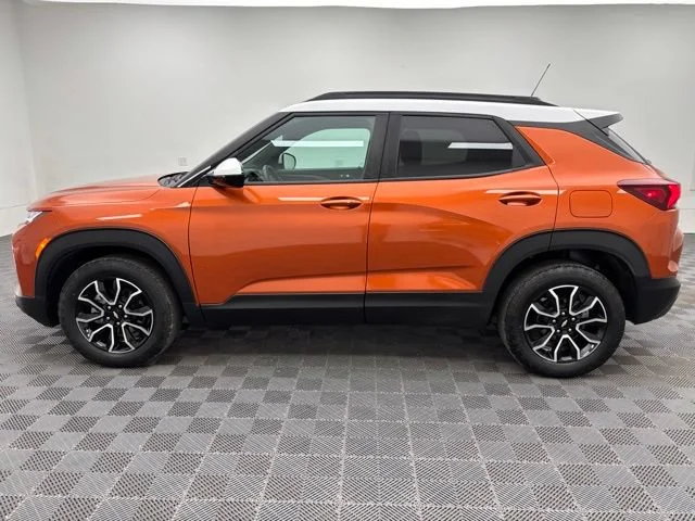 Used 2023 Vivid Orange Metallic Chevrolet ACTIV image 13