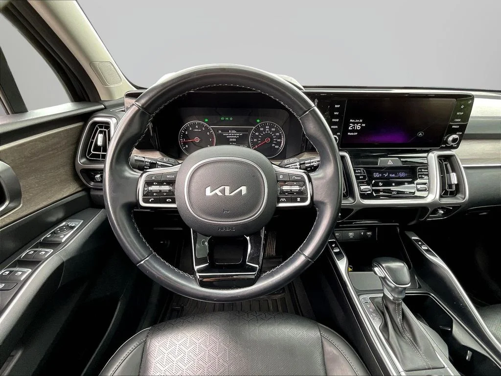 Used 2023 Green Kia X-Line EX image 8