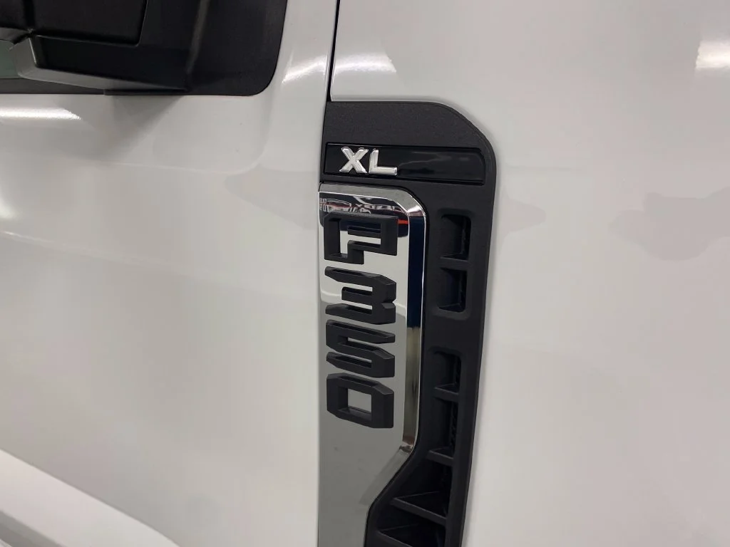 Used 2023 Oxford White Ford XL image 6