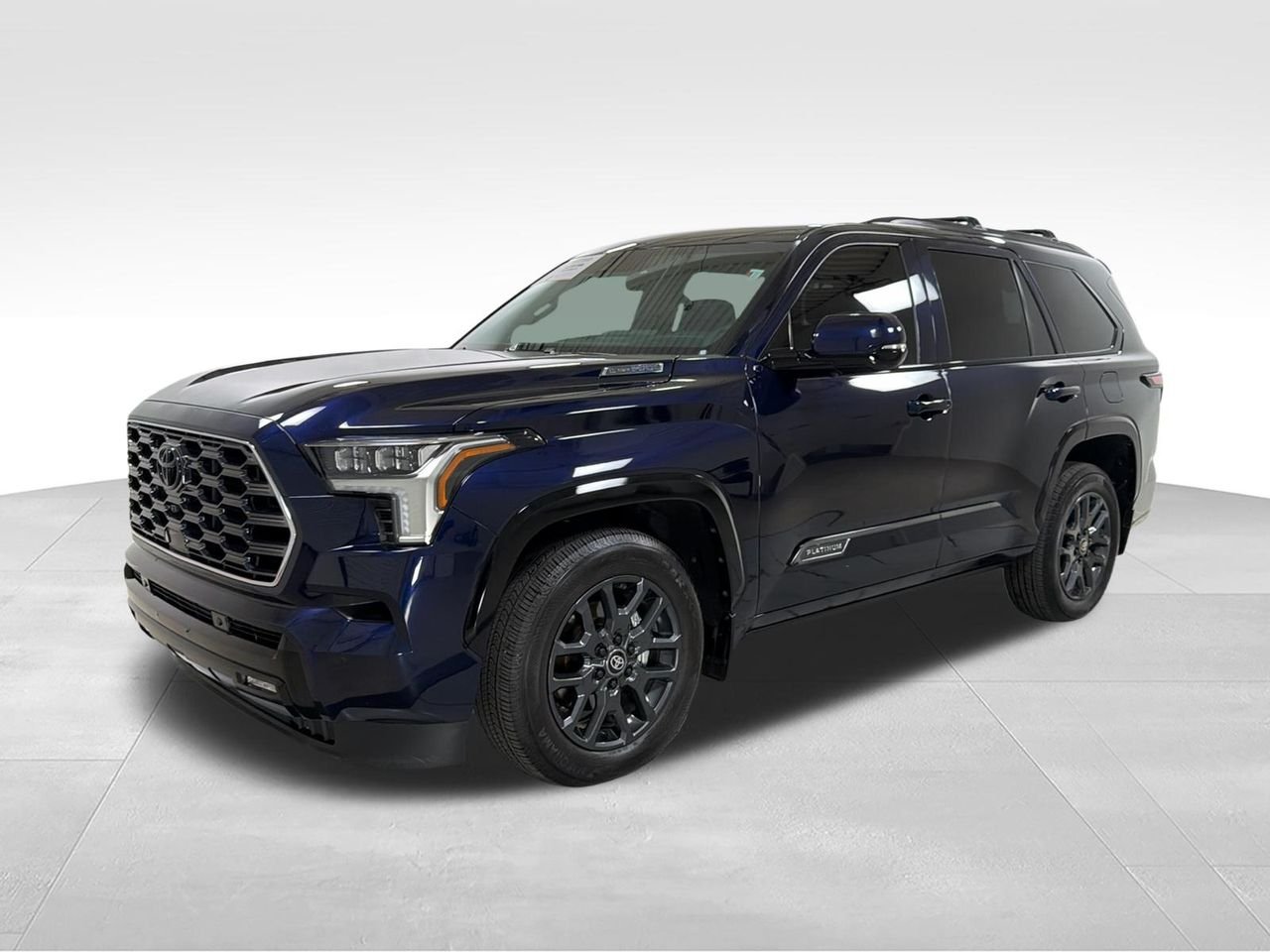 2025 Toyota Sequoia Platinum 4WD i-FORCE MAX Hybrid's photo