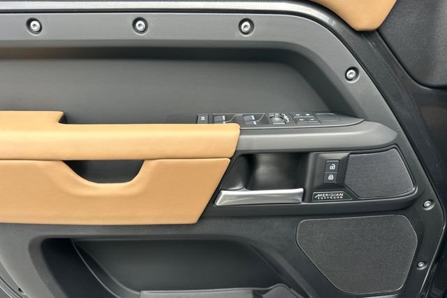 New 2026 Carpathian Grey Land Rover X-Dynamic SE image 10