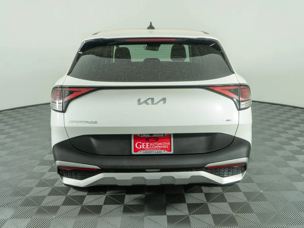 Used 2023 White Kia LX image 5