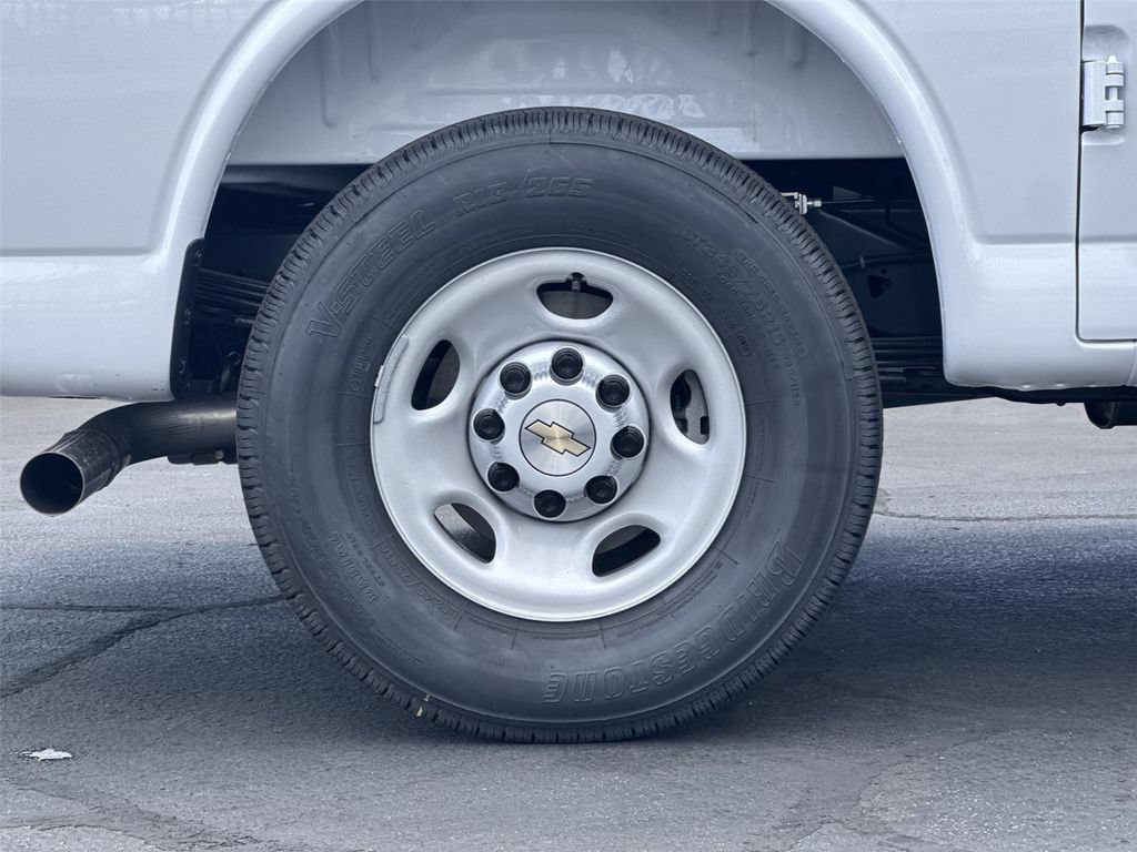 New 2026 Summit White Chevrolet LS image 31