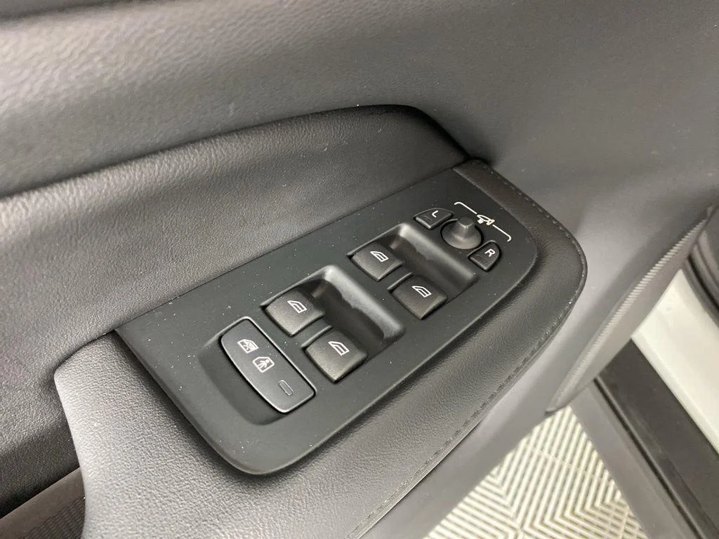 Used 2023 Crystal White Metallic Volvo Plus image 21