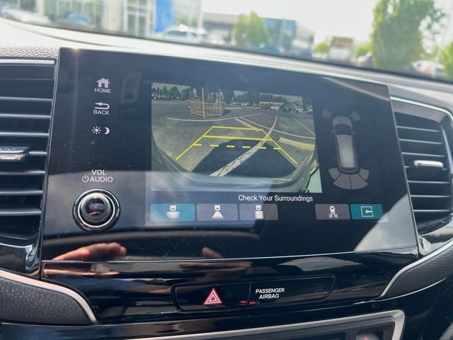 Certified Used 2019 Lunar Silver Metallic Honda Elite image 28