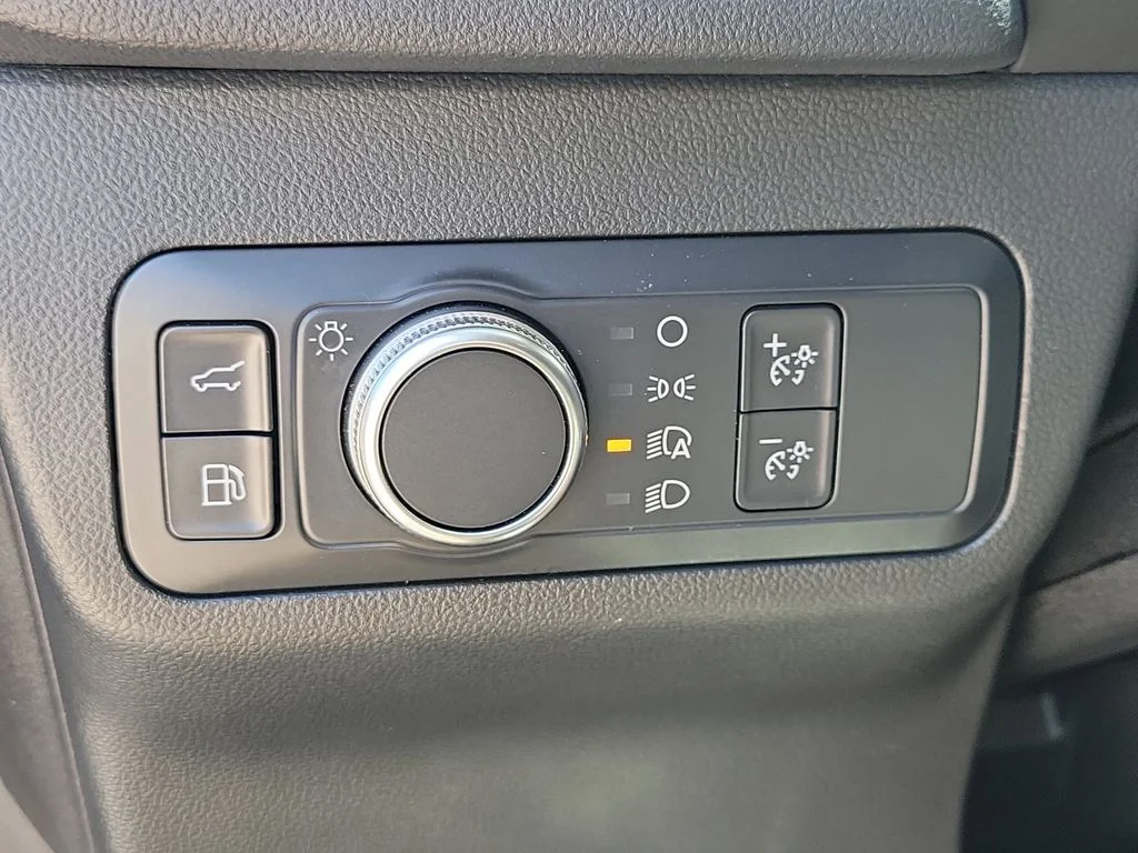 Used 2020 Magnetic Metallic Ford SE Sport image 32