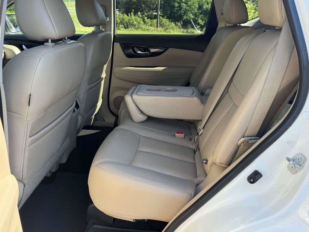 Used 2017 White Nissan SL image 19