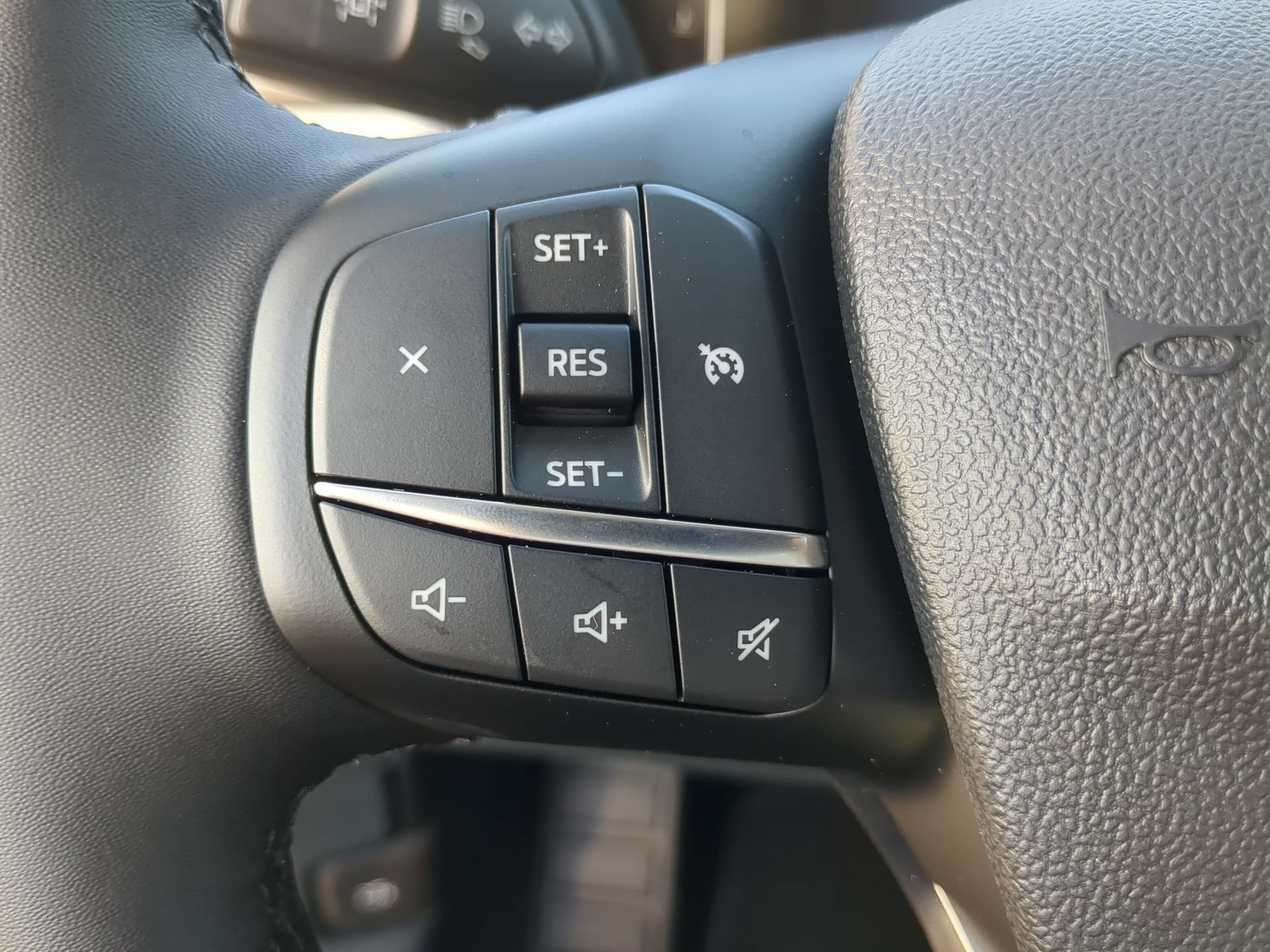 New 2026 Carbonized Gray Metallic Ford XLT image 61