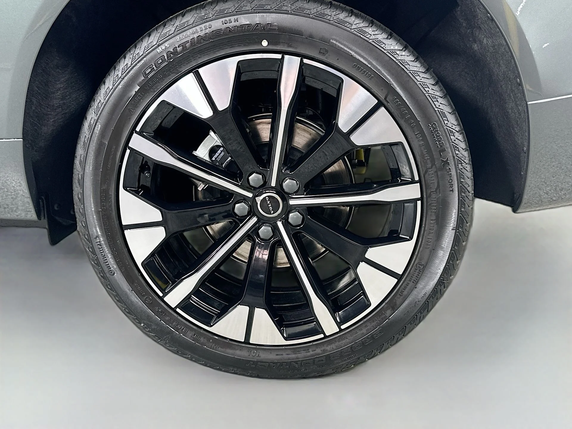 New 2026 Forest Lake Volvo Plus image 31
