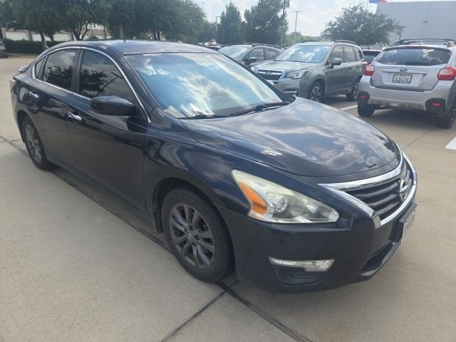 Used 2015  Nissan 2.5 S image 1