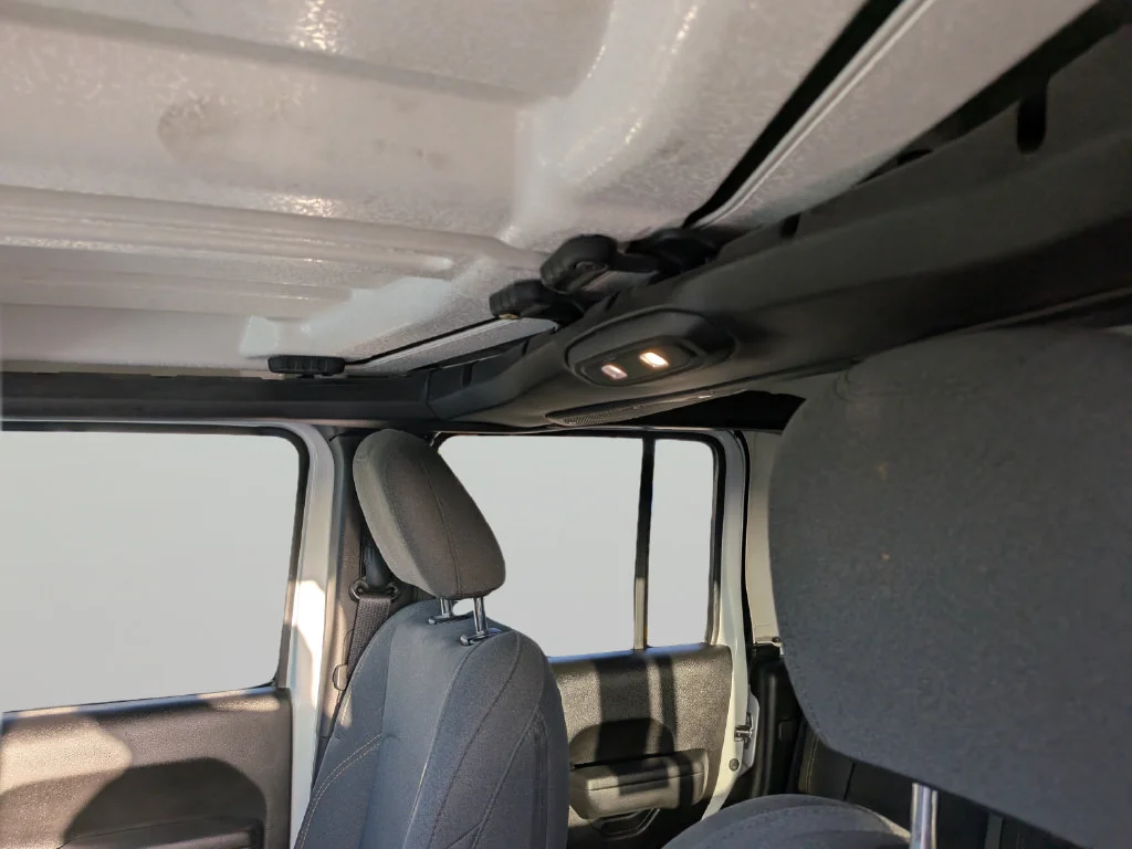 Used 2025 White Jeep Sport S image 17