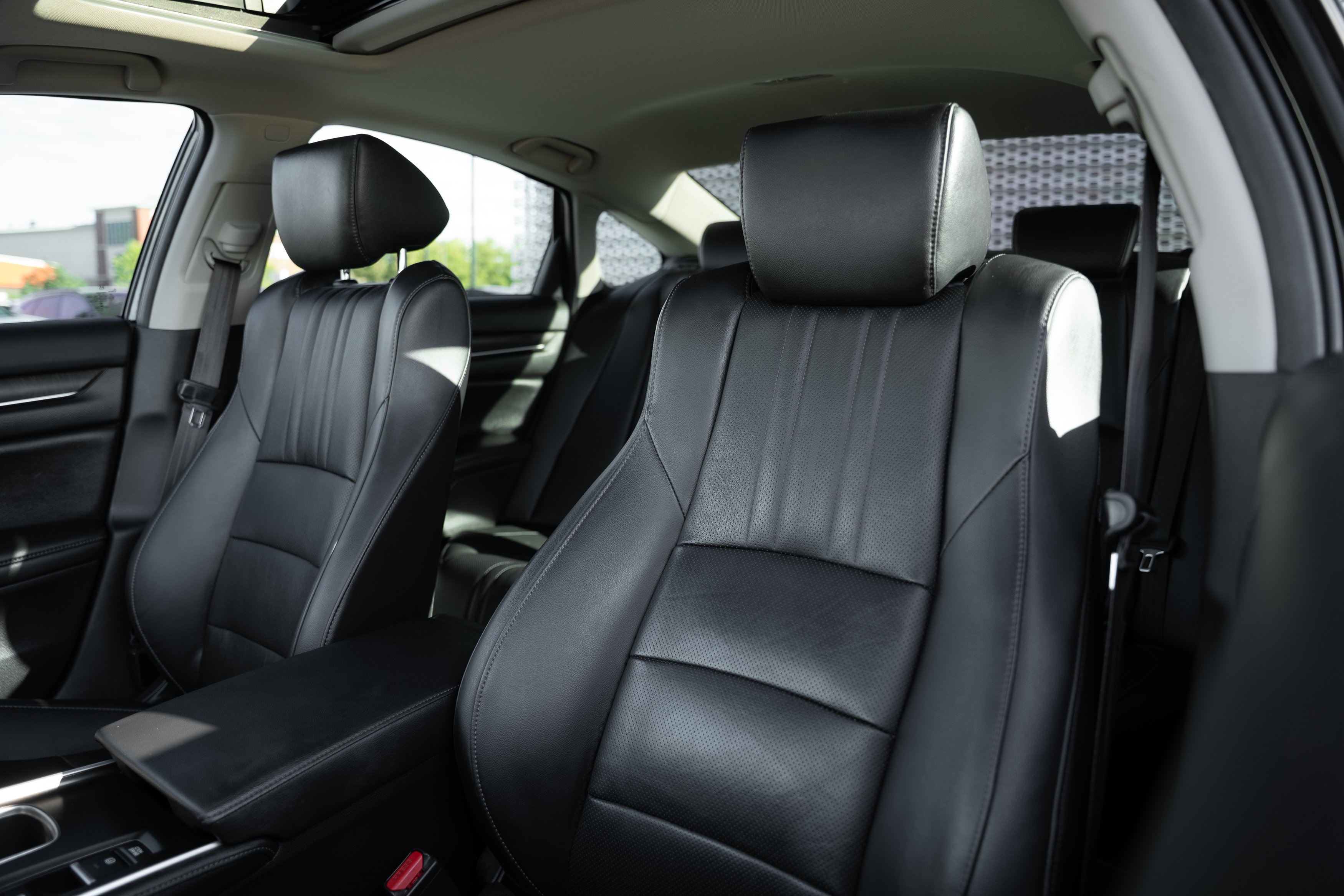 Used 2022 Crystal Black Pearl Honda Touring image 18