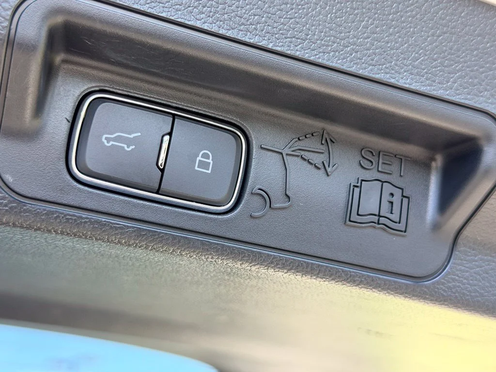 Used 2023 White Ford XLT image 32
