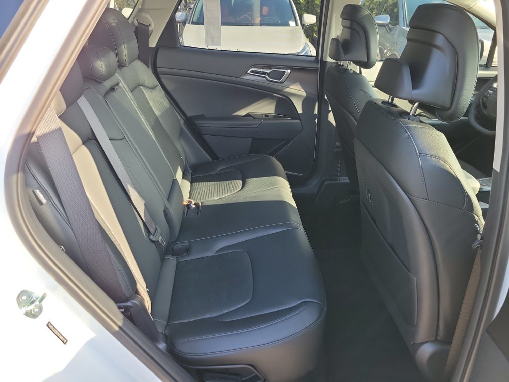 New 2027 Snow White Pearl Kia EX image 12