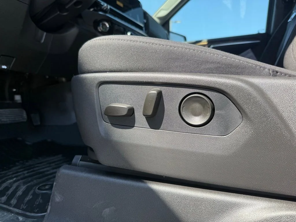 New 2026 Summit White GMC Elevation image 24