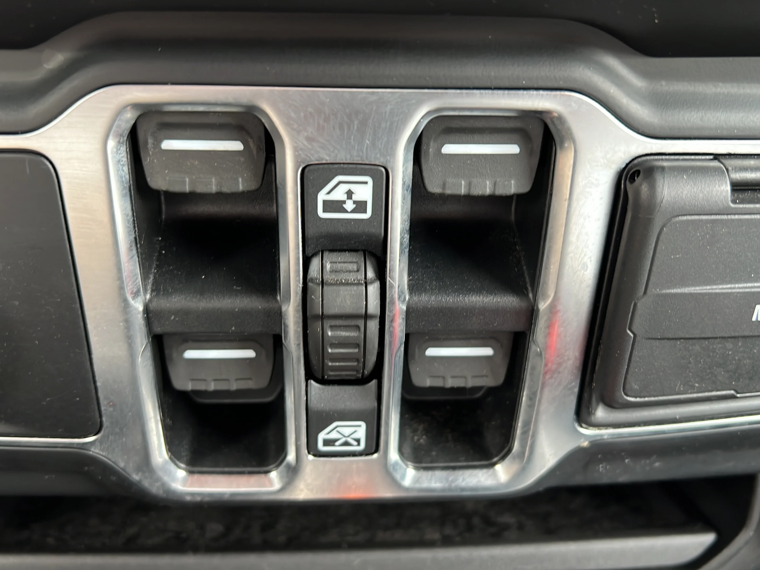 Used 2021 Snazzberry Pearlcoat Jeep Unlimited Sport S image 22