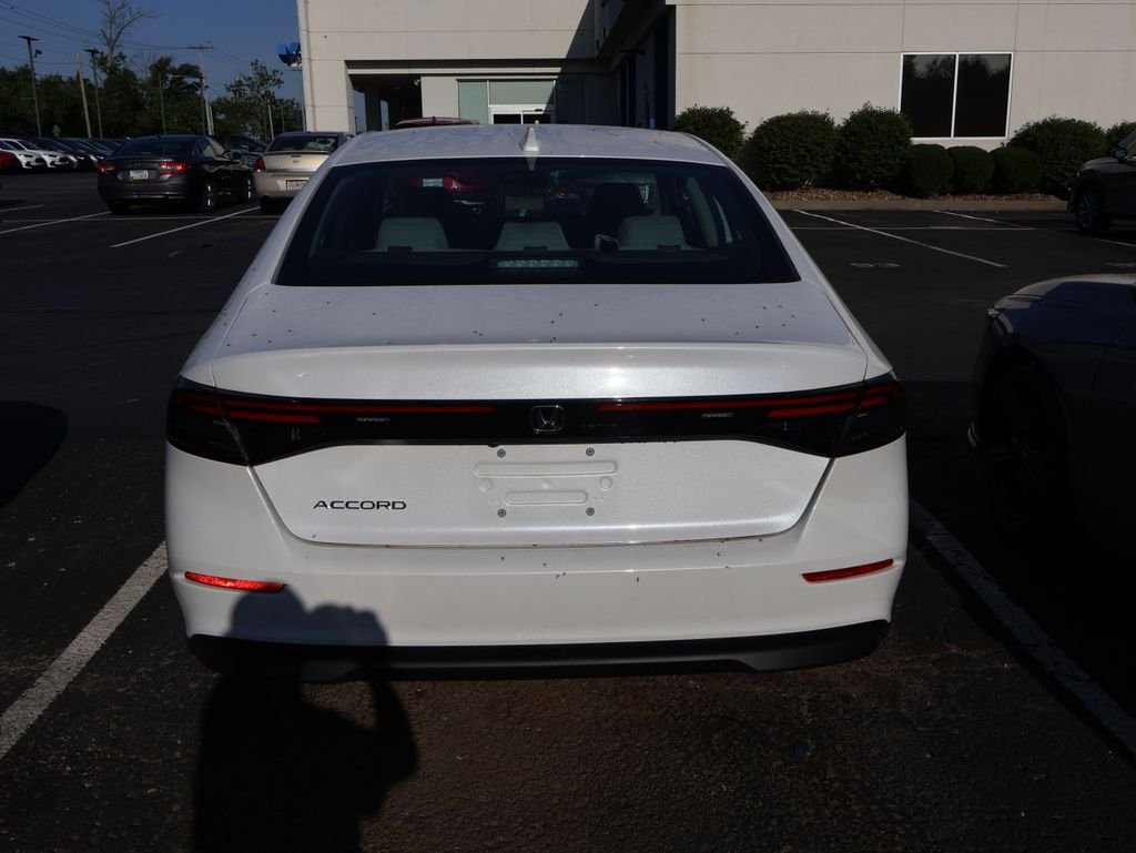 Used 2024  Honda LX image 6