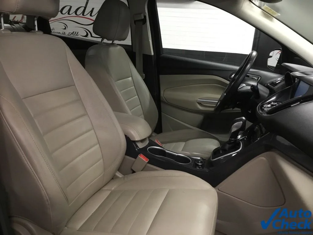 Used 2014 Red Ford Titanium image 35