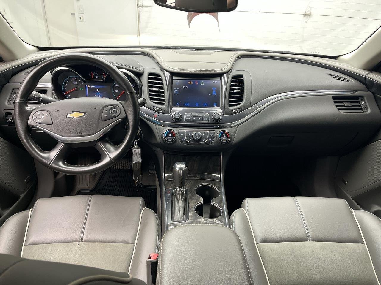 Used 2014 Black Chevrolet LT image 4