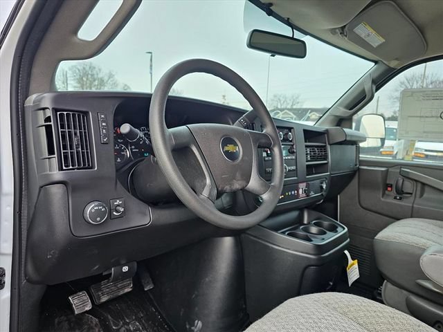 2025 Chevrolet Express Cargo Work Van - Photo 17