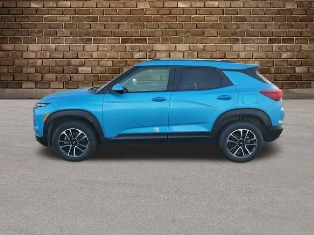 2025 Chevrolet Trailblazer LT photo 2