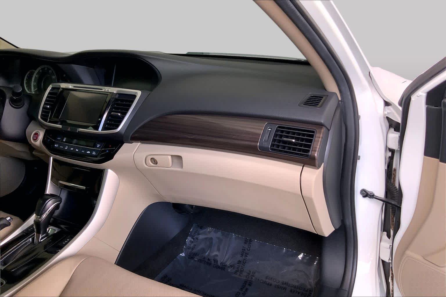 Used 2016 WHITE Honda EX-L image 19