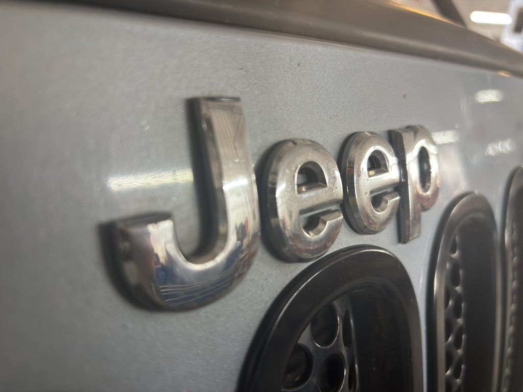 Used 2012 Grey Jeep Arctic image 8