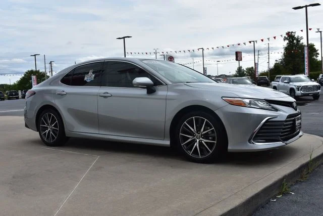 Used 2023 Silver Toyota XLE image 4