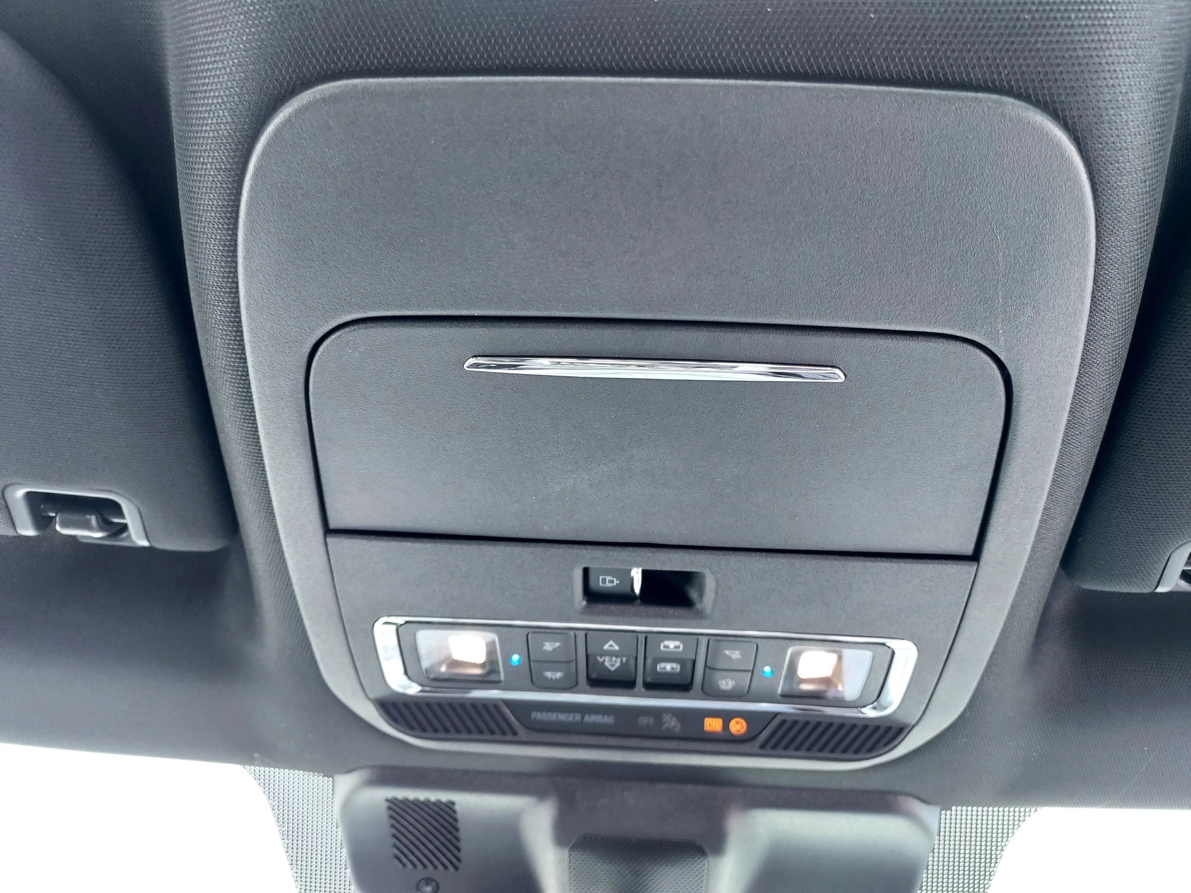 New 2026 Star White Metallic Tri-Coat Ford LARIAT image 32
