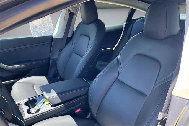 Used 2021 White Tesla Standard Range Plus image 18