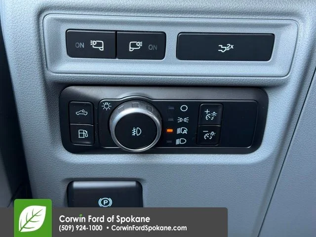 Used 2024 Oxford White Ford XLT image 27