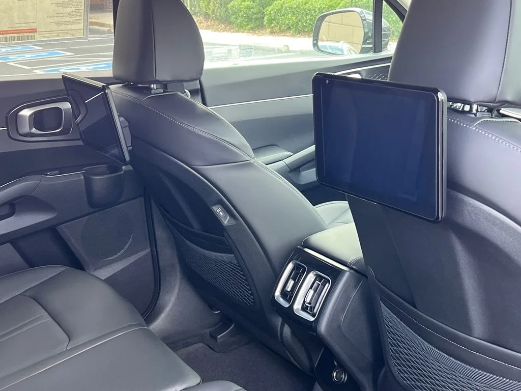 2025 Kia Sorento S - Photo 15