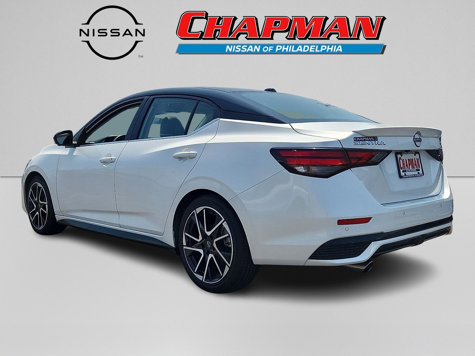 Used 2025 Aspen White Tricoat/Super Black Nissan SR image 4