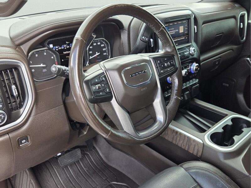 Used 2022 White Frost GMC 4WD CREW CAB 172" DENALI image 11
