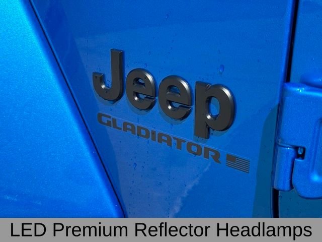 New 2026 Hydro Blue Pearl-Coat Exterior Paint Jeep Sahara image 22