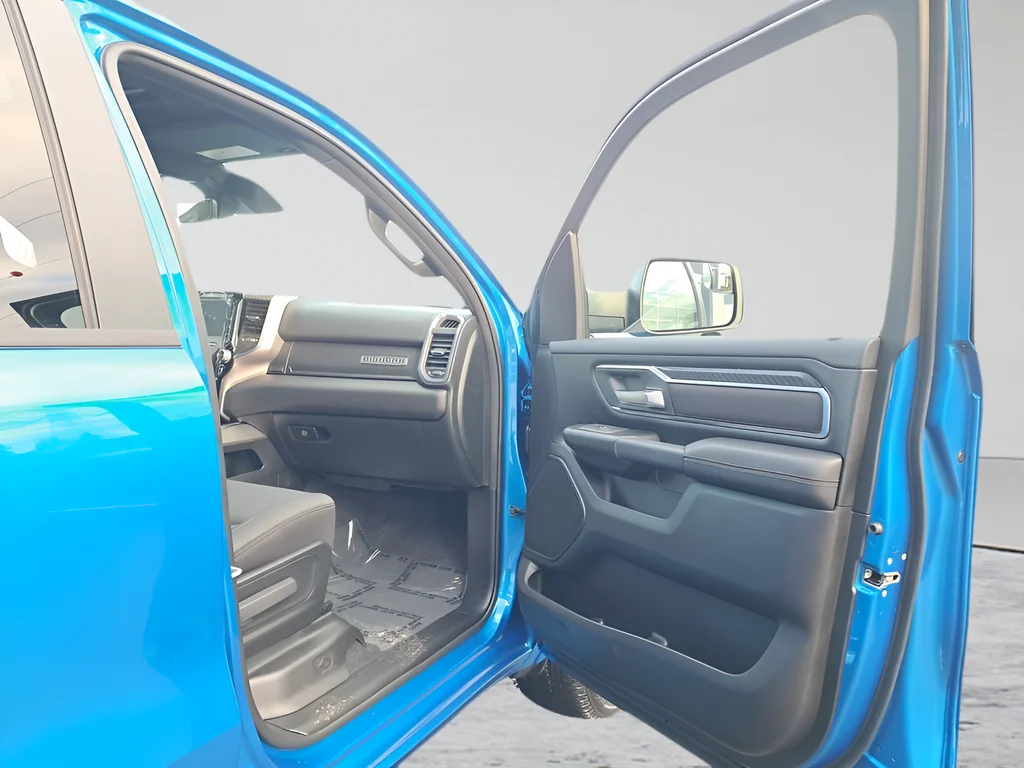 New 2026 Hydro Blue Pearl-Coat Exterior Paint RAM Big Horn/Lone Star image 15