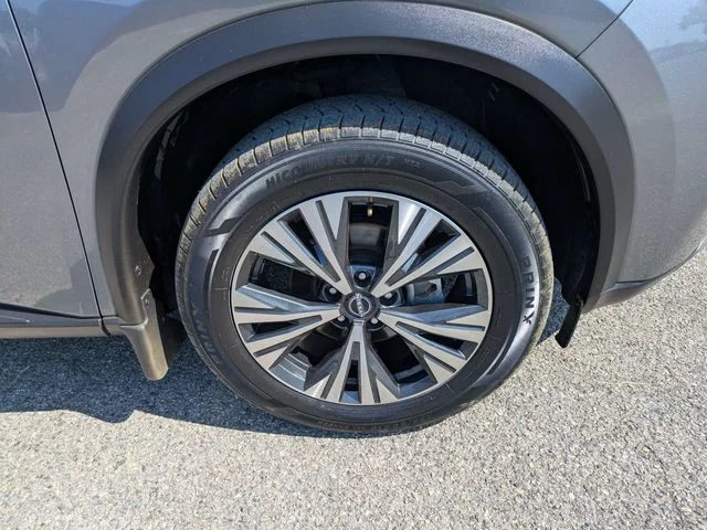 Used 2023 Gray Nissan SV image 11