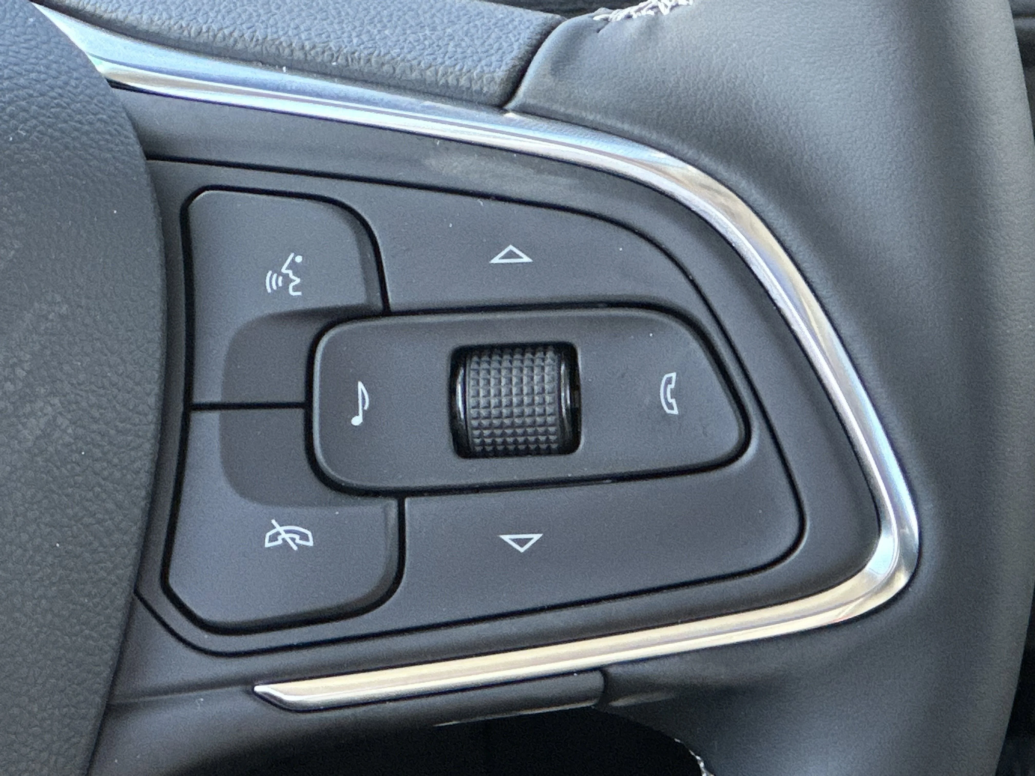 New 2026 Ebony Twilight Metallic Buick Avenir image 12