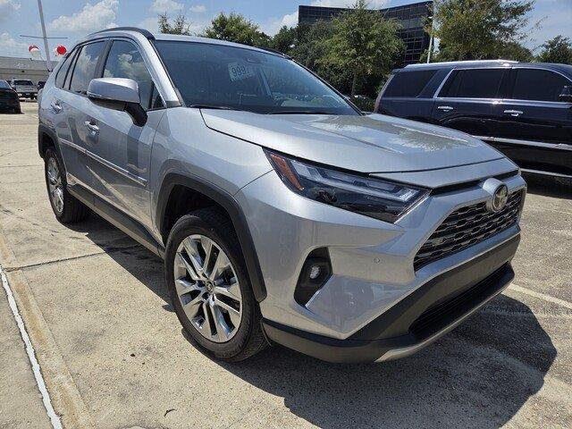 Used 2022 Silver Sky Metallic Toyota Limited image 5