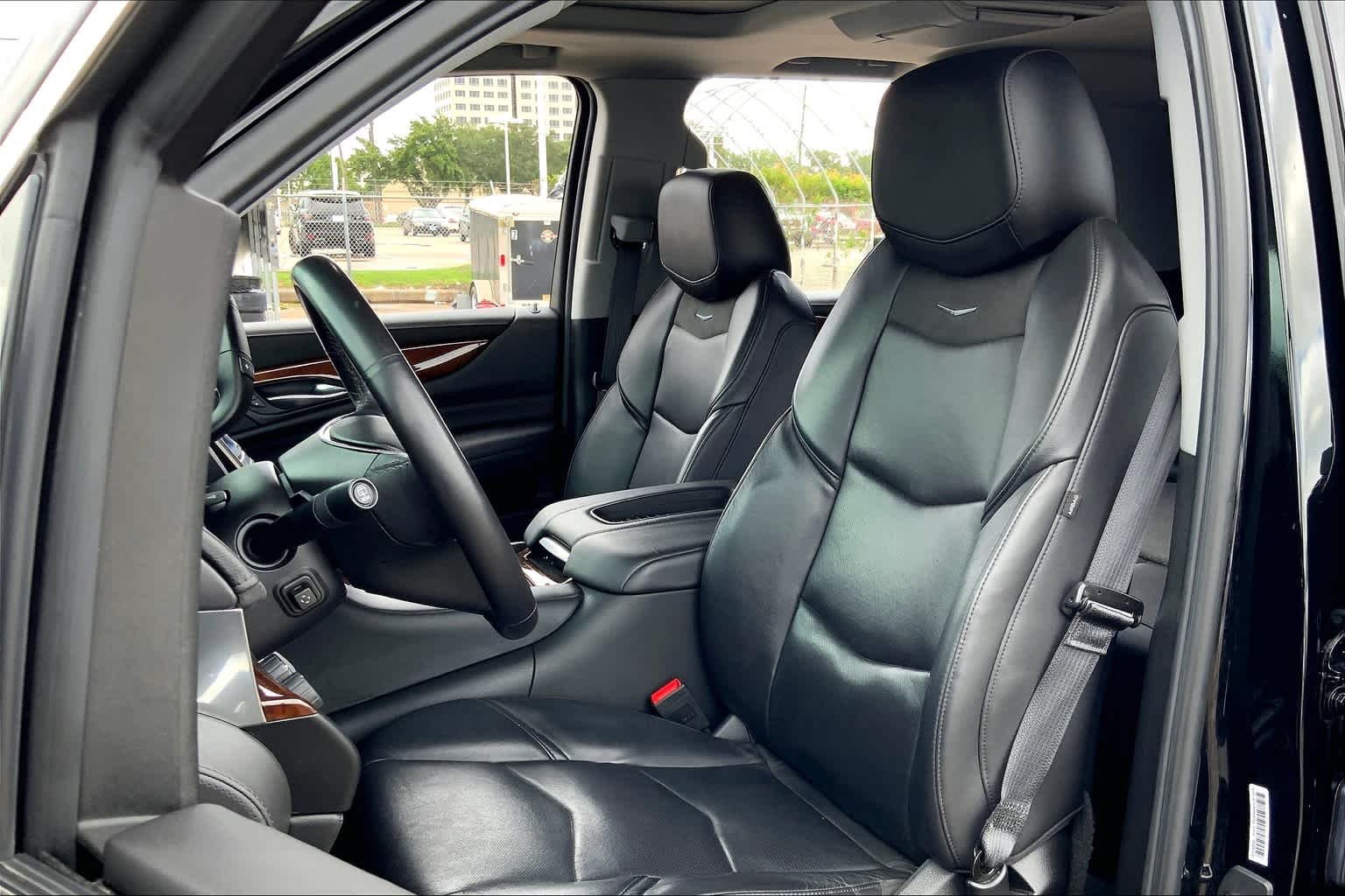 Used 2019 BLACK RAVEN Cadillac Luxury image 8