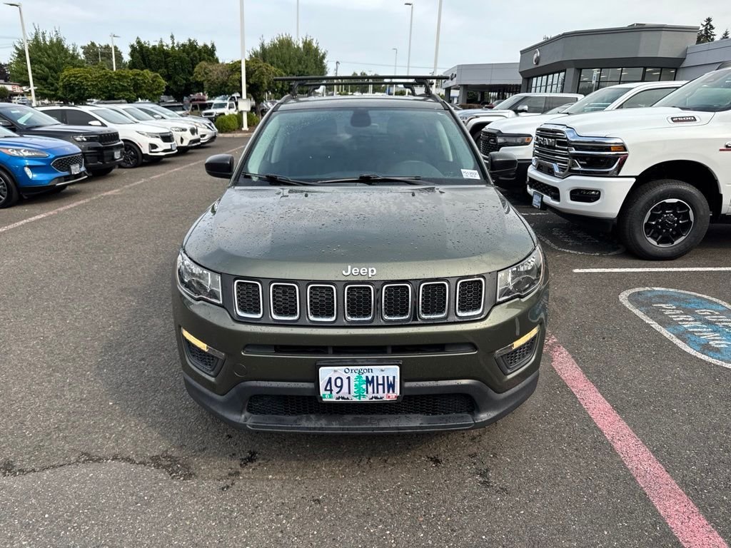Used 2018 Olive Green Pearlcoat Jeep Sport image 2