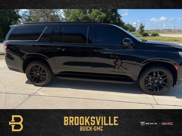 2024 Chevrolet Suburban 4WD 1500 RST's photo