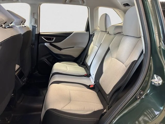 Used 2023 Green Subaru Base image 14