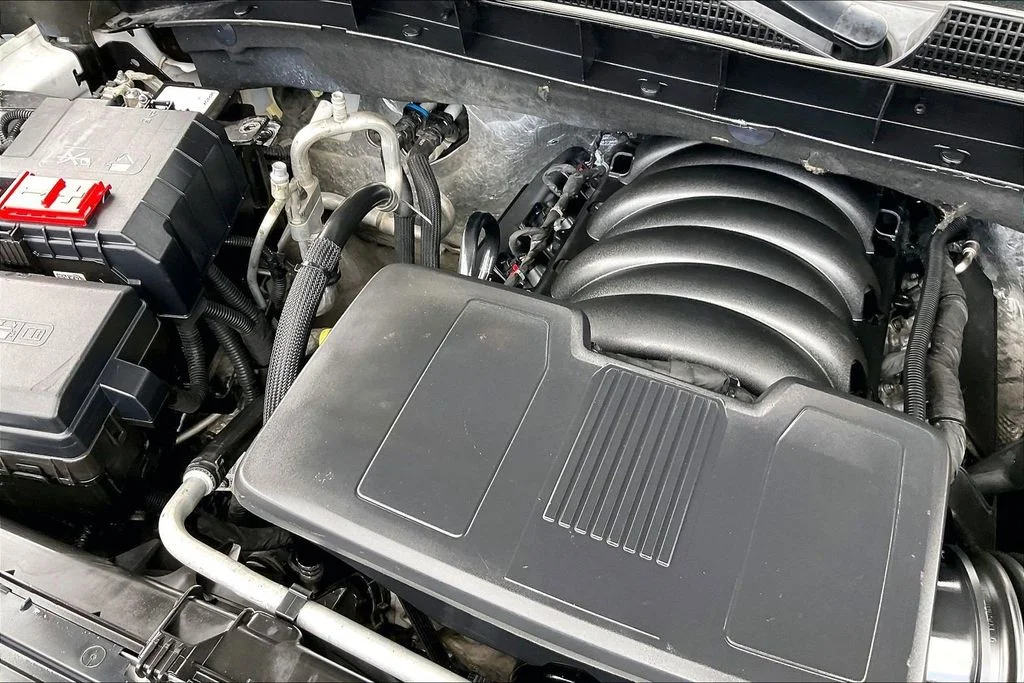 Used 2022 White GMC Denali image 32