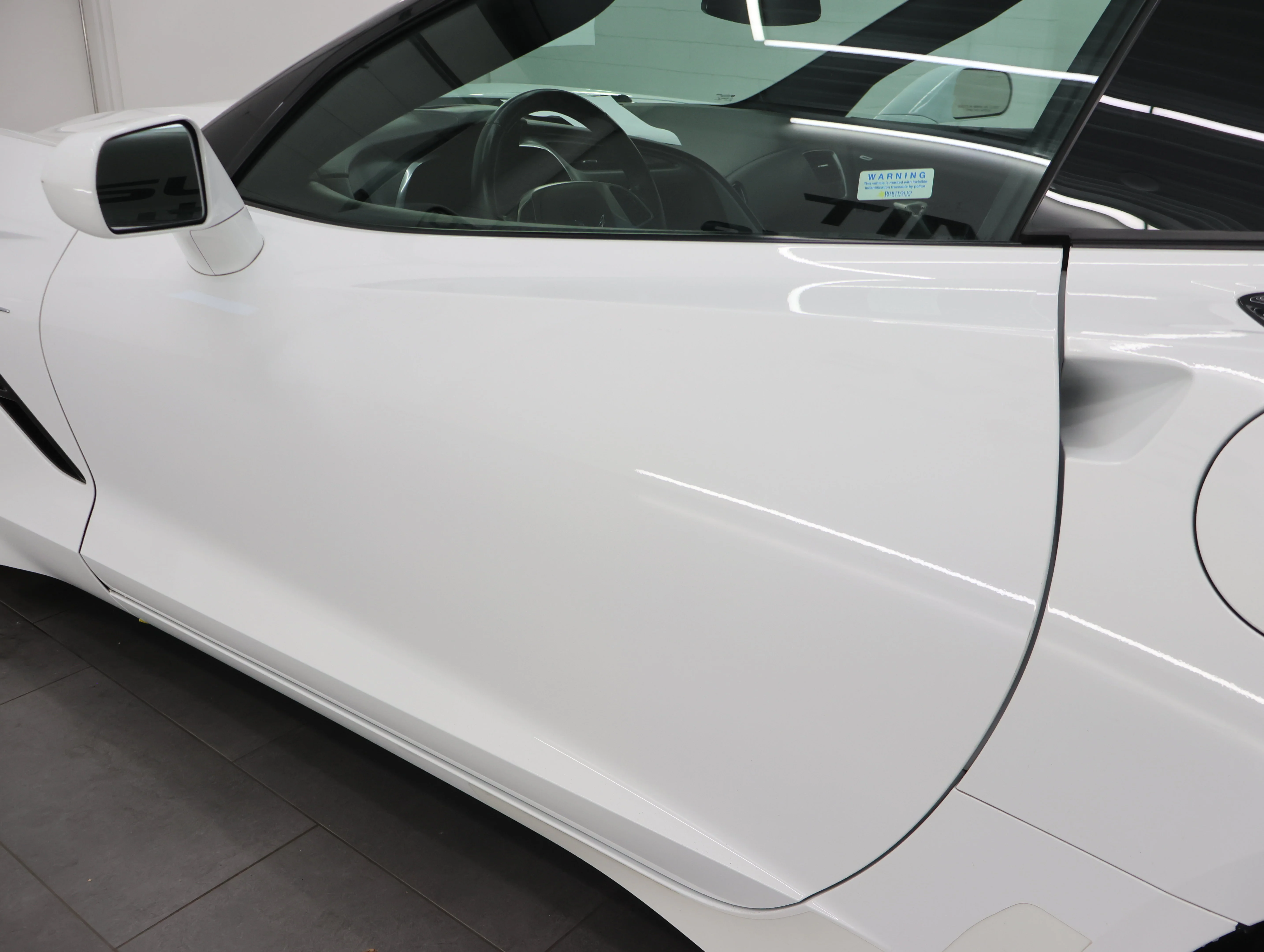 Used 2015 Arctic White Chevrolet Stingray Z51 image 28