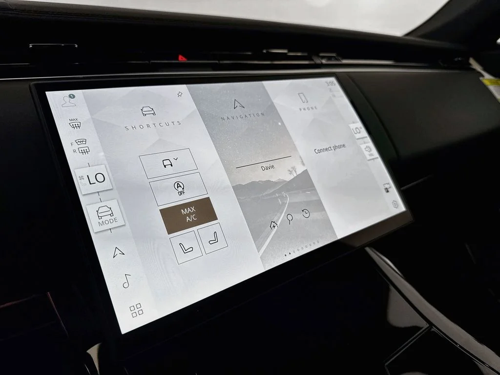 New 2026 Fuji White Land Rover Dynamic SE image 15