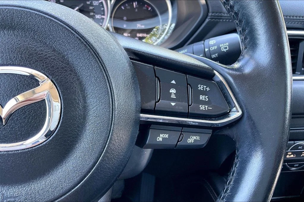 Used 2018 White Mazda Grand Touring image 19