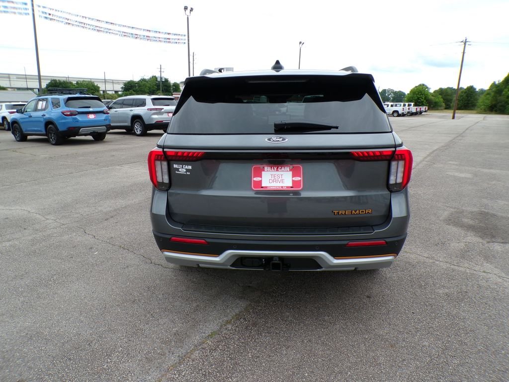New 2026 Carbonized Gray Metallic Ford Tremor® image 6