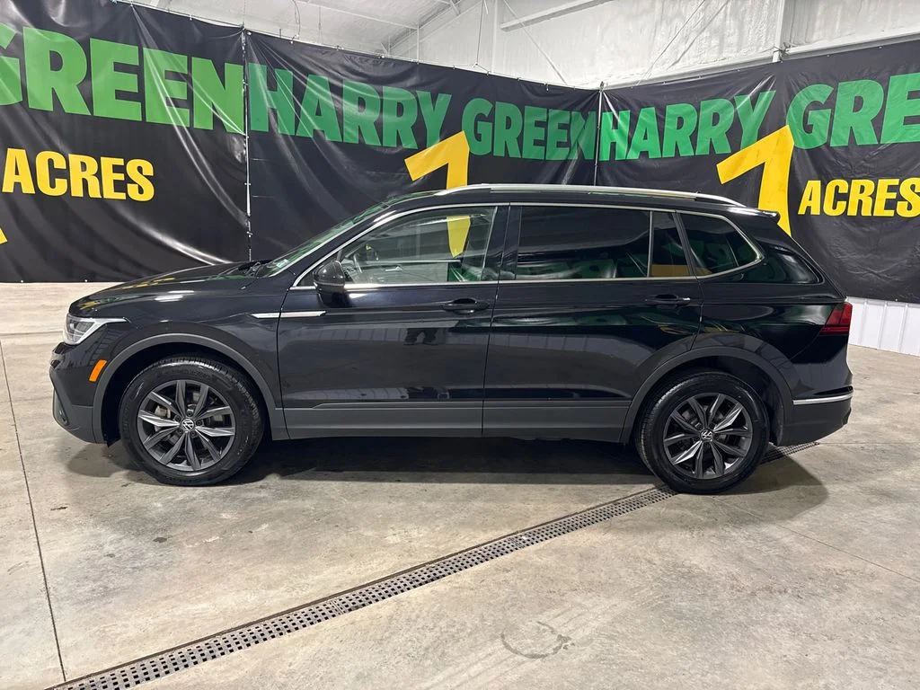 Used 2024  Volkswagen SE image 3